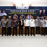 Jajaran para pejabat daerah dan struktural Universitas Buana Perjuangan pada kegiatan Seminar dan Expo yang diselenggarakan di gedung rektorat UBP Kerawang