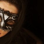 Ilustrasi cerpen berjudul "Wanita Misterius dengan Empat Nama" - (Sumber: Neyya istockphoto.com)