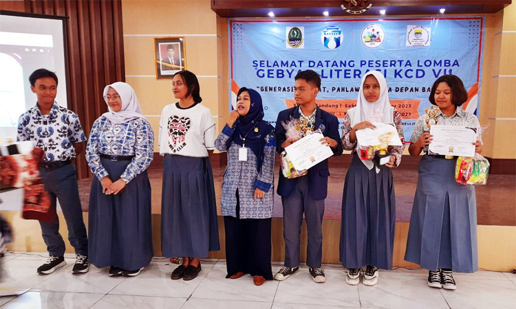Foto para peserta yang berhasil menjadi juara dalam ajang Gebyar Literasi KDC VII Jawa Barat 2023 - (Sumber: Rose/PMN)
