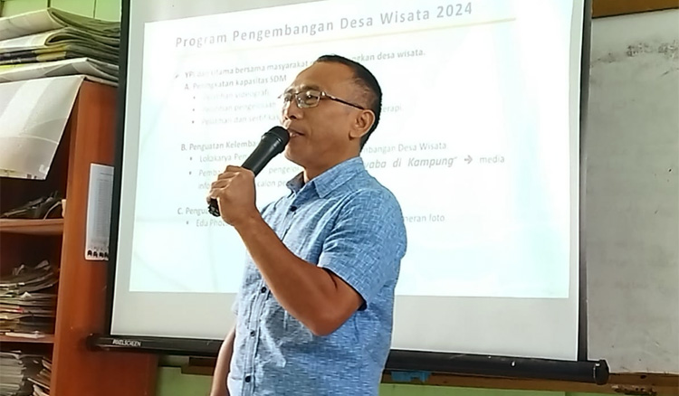 Asep Deni Iskandar, M.Sn. Memaparkan Potensi Desa Wisata yang Telah dan Akan Berkolaborasi dengan Universitas Widyatama, Khususnya Desa Karyawangi