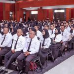 Para peserta orientasi PPPK di Cimahi Technopark, Kota Cimahi ketika sedang menerima materi pelajaran dari Pj. Wali Kota Cimahi, Dicky Saromi - (Sumber: Humas Pemkot Cimahi)
