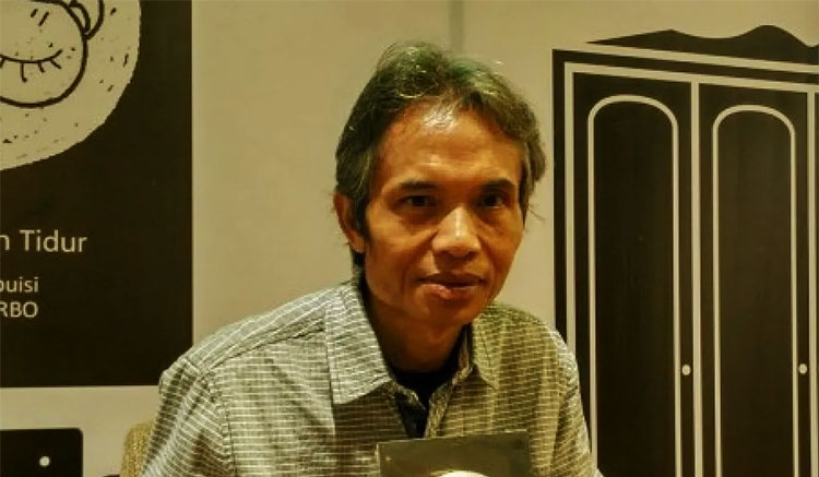 Joko Pinurbo - (Sumber: ANTARA News/Natisha Andarningt)