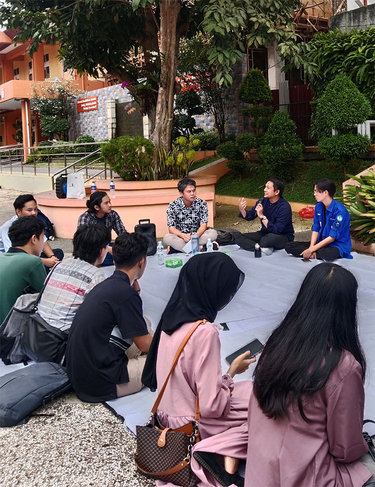 Suasana diskusi Mengatasi Banjir di Bandar Lampung yang digelar BEM FISIP Unila pada Kamis (02/05/2024) kemarin - (Sumber: Annisa/BJN)