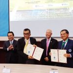 Penandatangan MoU antara STIEPAR YAPARI dengan i-CATS University Sarawak Malaysia