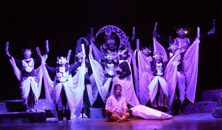 Pertunjukan teater