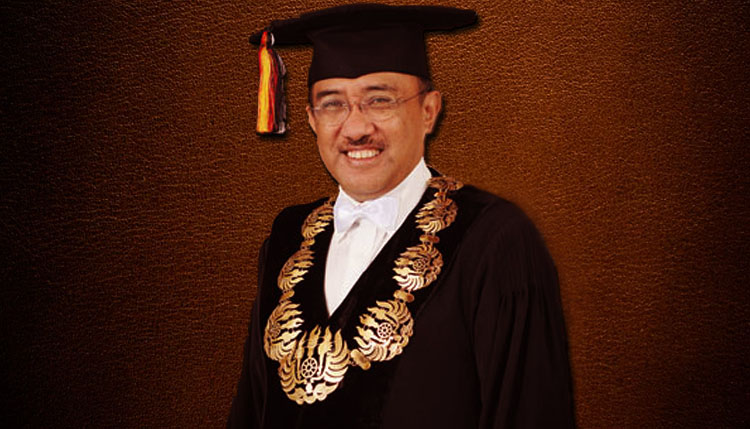 Prof. Dr. Ir. Ganjar Kurnia, DEA