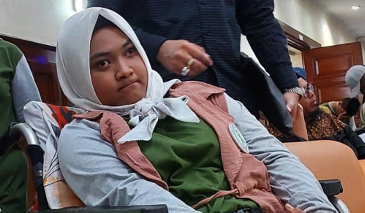 Ricka Amelia atau akrab disapa Ericka, seorang disabilitas cerebral plasy asal Kota Cimahi 