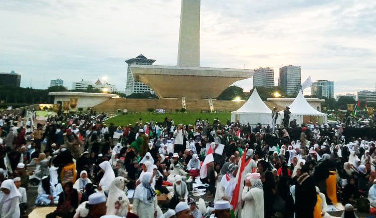 Reuni Akbar PA 212 yang diadakan di Silang Monas, Jakarta pada 02 Desember 2024