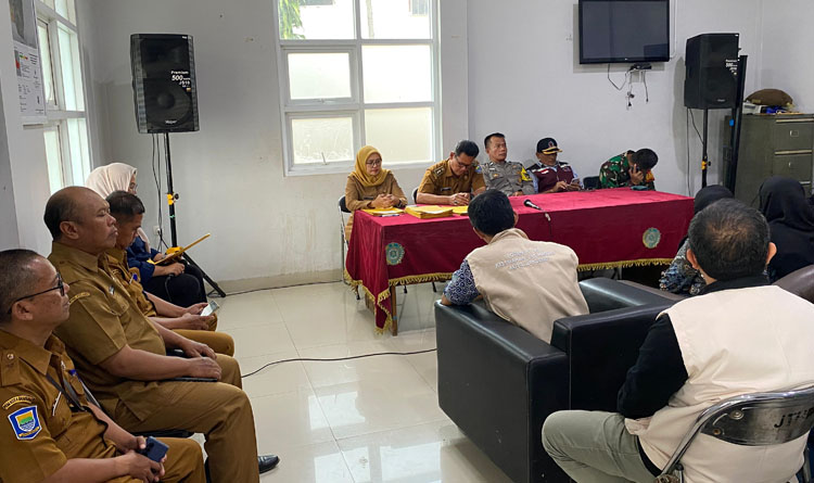 Suasana Ruang Aula Kelurahan Jatihandap tempat pelantikan RT/RW - (Sumber: Krisna/BJN)