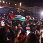 Warga Palestina turun ke jalan merayakan kesepakatan Genjatan Senjata Israel dan Palestina pada 15 Januari 2025 - (Sumber: Aljazeera.com)