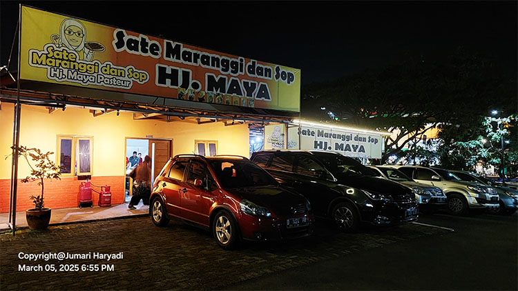 Sate Maranggi dan Sop Hj. Maya Pasteur, Jalan Dr. Djunjunan No.126-128, Pasteur, Kec. Sukajadi, Kota Bandung