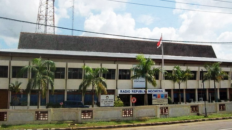 Gedung RRI Pro 1 Bandung, Jalan Diponegoro No. 61, Kota Bandung, Provinsi Jawa Barat - (Sumber: wikimapai.org)
