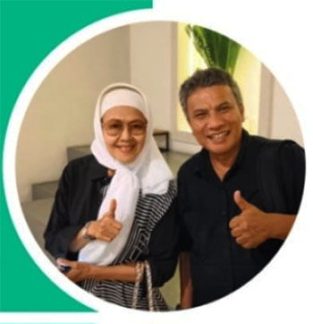 Jurnalis media online BERITA JABAR NEWS (BJN), Febri Satria Yazid (kanan) bersama Ketua Komunitas KLIBSA bunda Hj.Sylvia Djardjis Husman (kiri) - (Sumber: Febri/BJN)