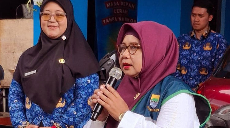 dr. Rita Verita Sri Hasniarty, MM., MH.Kes. selaku Ketua Harian Forum Bandung Sehat (FBS) Periode tahun 2022 – 2025 memberikan sambutan saat Road Show Event Forum Bandung Sehat tanggal 25 April 2025