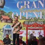 H. Zaki Salman Raliby Direktur Agrowisata Kadaka Hill memberikan sambutan dalam Grand Opening Kadaka Hill.