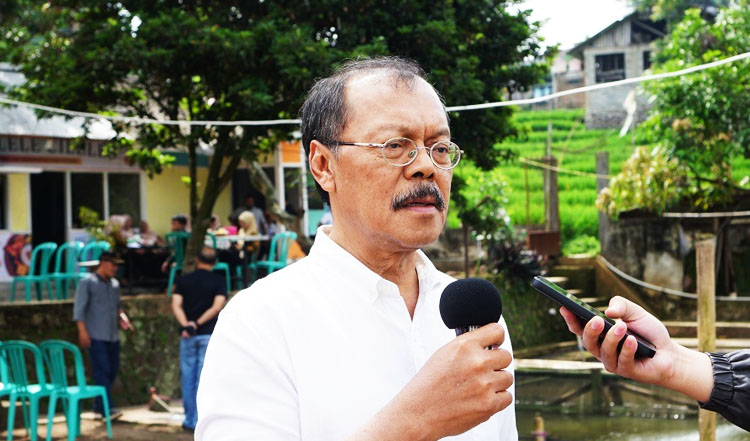 Rektor Universitas Widyatama, Prof. Dr. H. Dadang Suganda, M.Hum - (Sumber: Humas Universitas Widyatama)