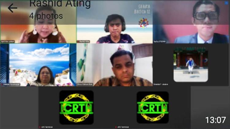 Tim Dr. Taufiq Hidayat,M.M. presentasi melalui daring - (Sumber: Humas STIEPAR YAPARI)