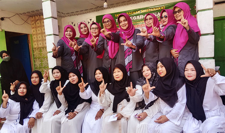 Foto bersama Tim Padus dan GOW Garut - (Sumber: Mamah Faiz)