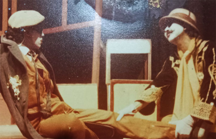 Pementasan " Inspektur Jendral", Lakon Karya: Nikolay Gogol, Sutradara: Yoyo C. Durachman, Produksi: Sanggar Kita Bandung/1985.