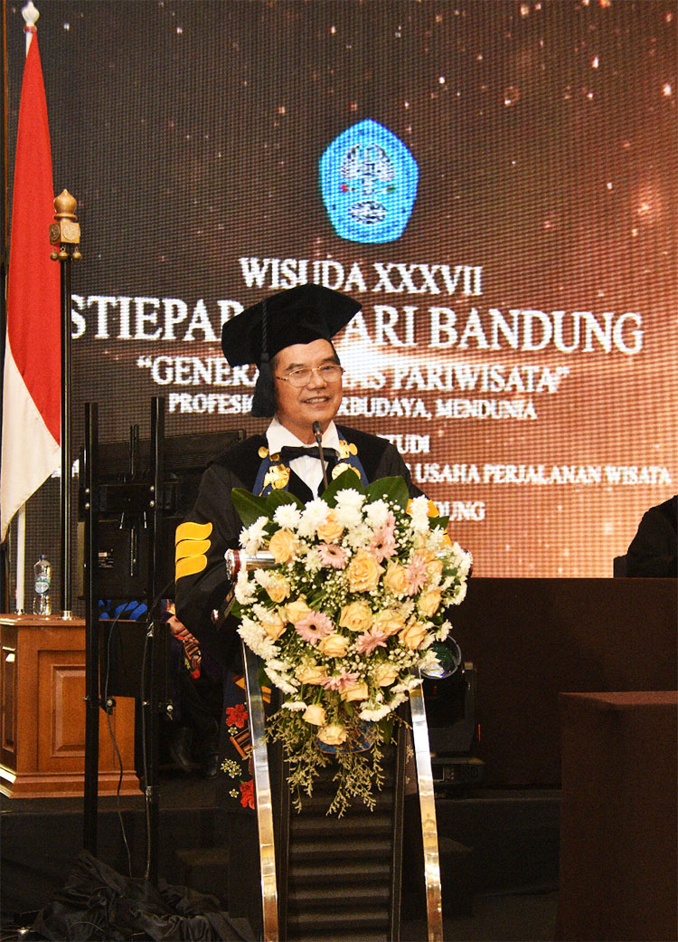 Ketua STIEPAR YAPARI, Prof. Dr. Ahman, M.Pd.