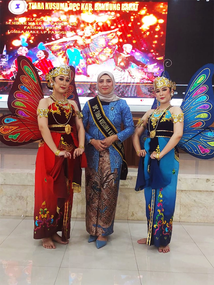 Auliani Anwar atau biasa disapa Yuai dan Hanifa Syifa Khairunisa