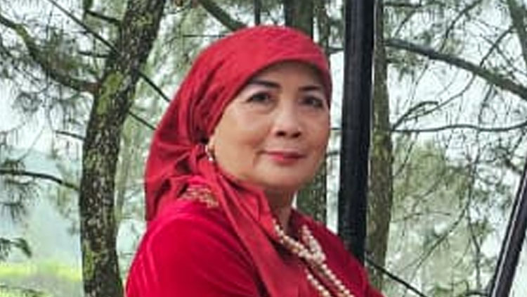 Dr. (HC) Halimah Munawir atau akrab disapa Bunda Halimah, owner dan pembina Rumah Budaya HMA - (Sumber: AZM)
