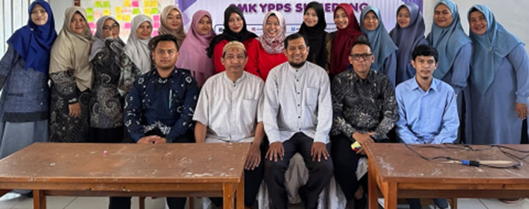 Foto bersama peserta program PkM Universitas Telkom dan Guru SMK YPPS Kabupaten Sumedang - (Sumber: BJN)
