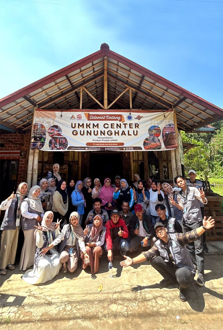 mahasiswa KKN Keren 5 UIN Sunan gunung Djati Bandung