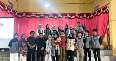 Mahasiswa KKN 5 Gununghalu Universitas Islam Negeri (UIN) Sunan Gunung Djati Bandung Sukses Gelar Workshop Digitalisasi Pendidikan untuk Guru