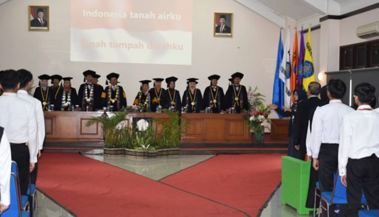 Prosesi Senat STIEPAR YAPARI Bandung saat pembukaan Prospekku 2025 dan pelantikan mahasiswa baru T.A. 2025/2026 - (Sumber: Humas STIEPAR YAPARI)