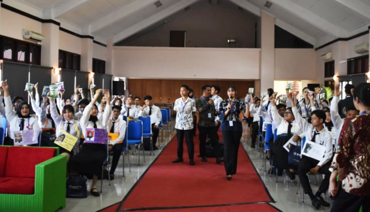 Penyampaian materi-materi di kegiatan Prospekku 2025 oleh beberapa narasumber - (Sumber: Humas STIEPAR YAPARI)