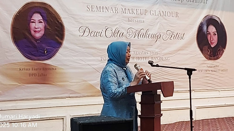 Ketua Panitia Pelaksana, Hj. Sribani saat menyampaikan kata sambutannya - (Sumber: Arie/BJN)