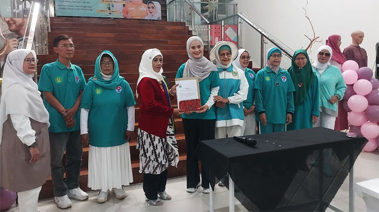 Pengukuhan Pengurus Klibsa Bandung Raya periode 2025-2028 oleh Wakil Ketua Klibsa Pusat mbak K.Nuzulia Firdausy,ST.MT