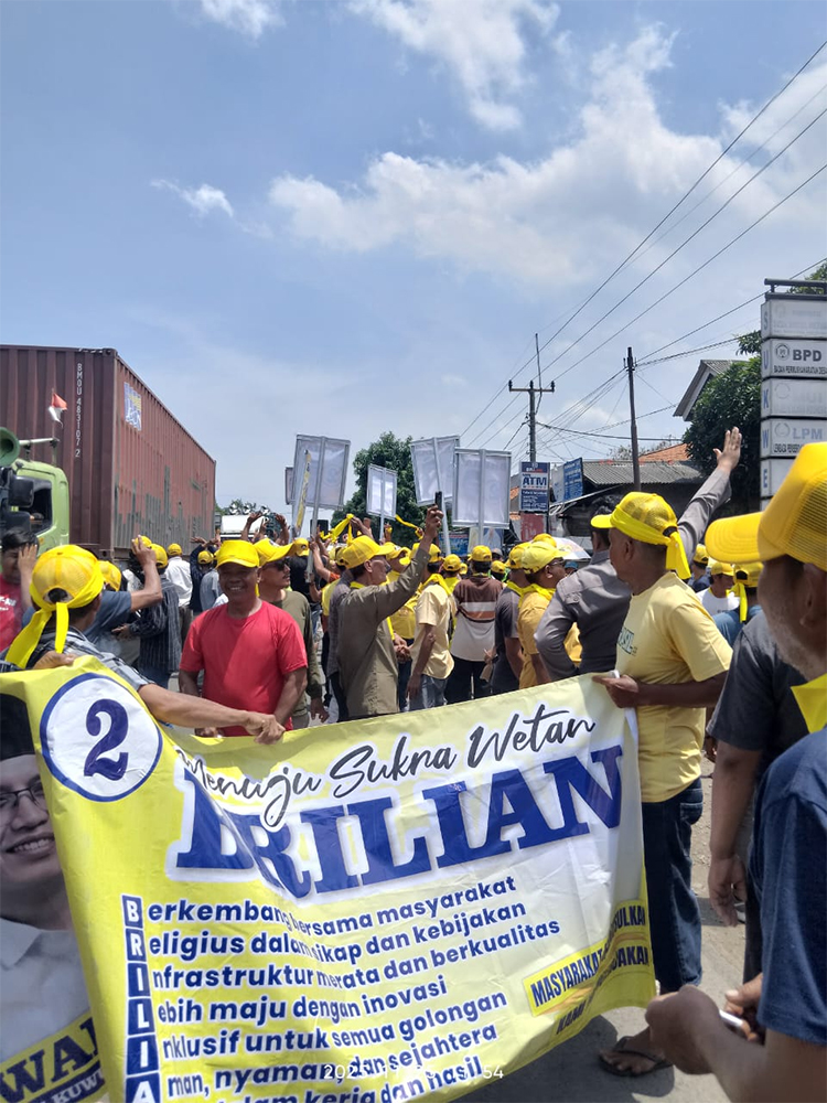 Para pendukung calon kuwu Wanto - (Sumber: Gojali)