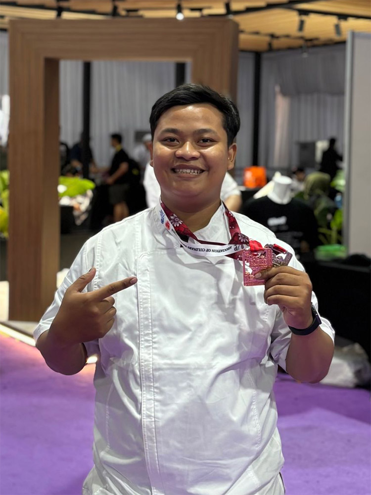 Haikal Gimnastiar (202302001), peraih Bronze Medal Untuk kategori Professional Western Beef Maincourse by True Aussie 